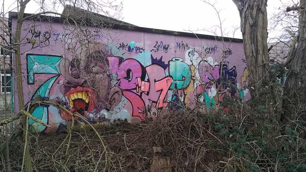 Graffiti von Kj263 an der Joseph-Beus-Schule